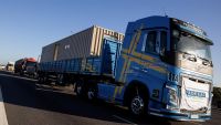 Insumos atados al dólar y acuerdo paritario aceleran los costos del transporte de cargas para el último trimestre