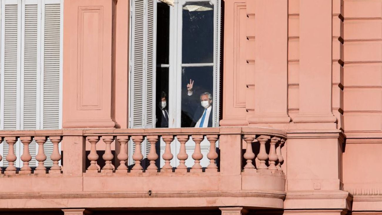 Alberto Fernández saludó desde Casa Rosada a la caravana en homenaje a Néstor Kirchner.