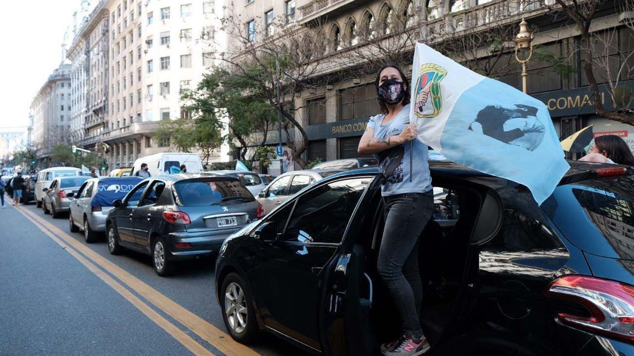 Caravana en Congreso homenaje a Néstor Kirchner.