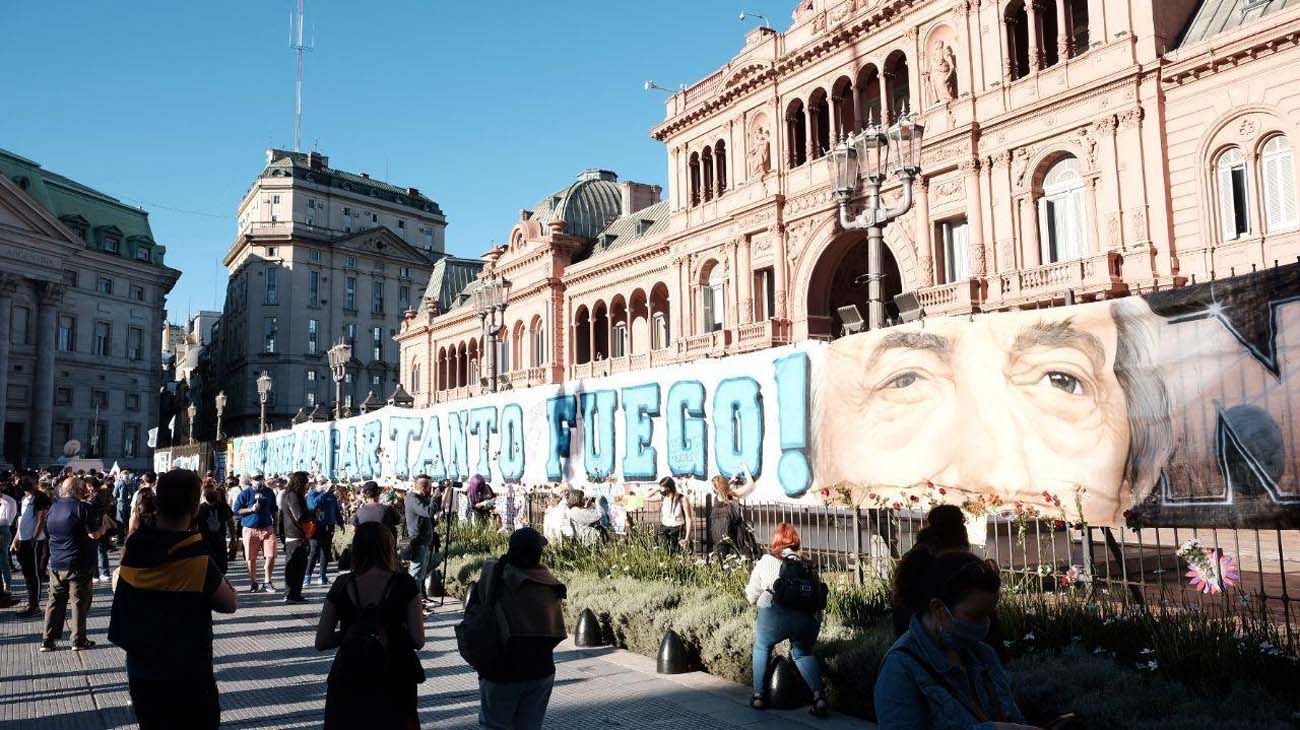Caravana en Congreso homenaje a Néstor Kirchner.