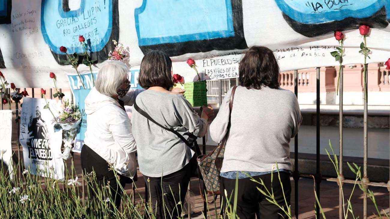 Caravana en Congreso homenaje a Néstor Kirchner.