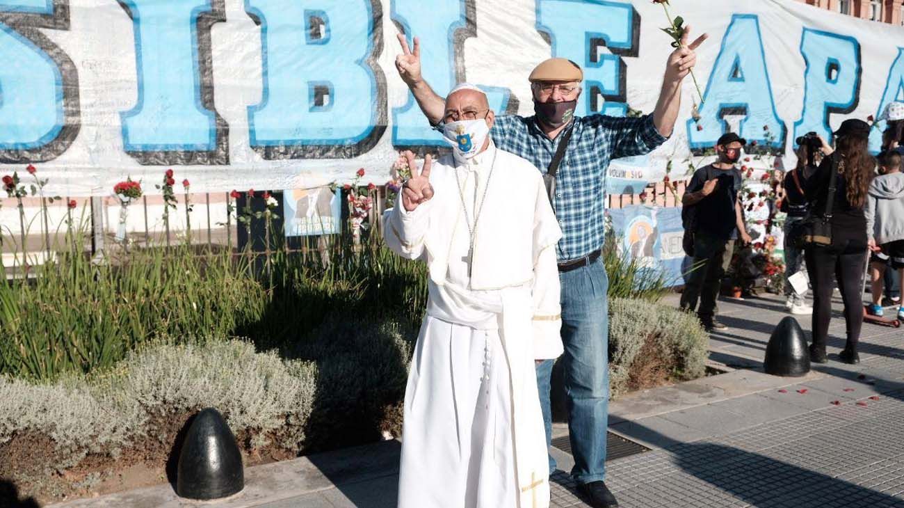 Caravana en Congreso homenaje a Néstor Kirchner.