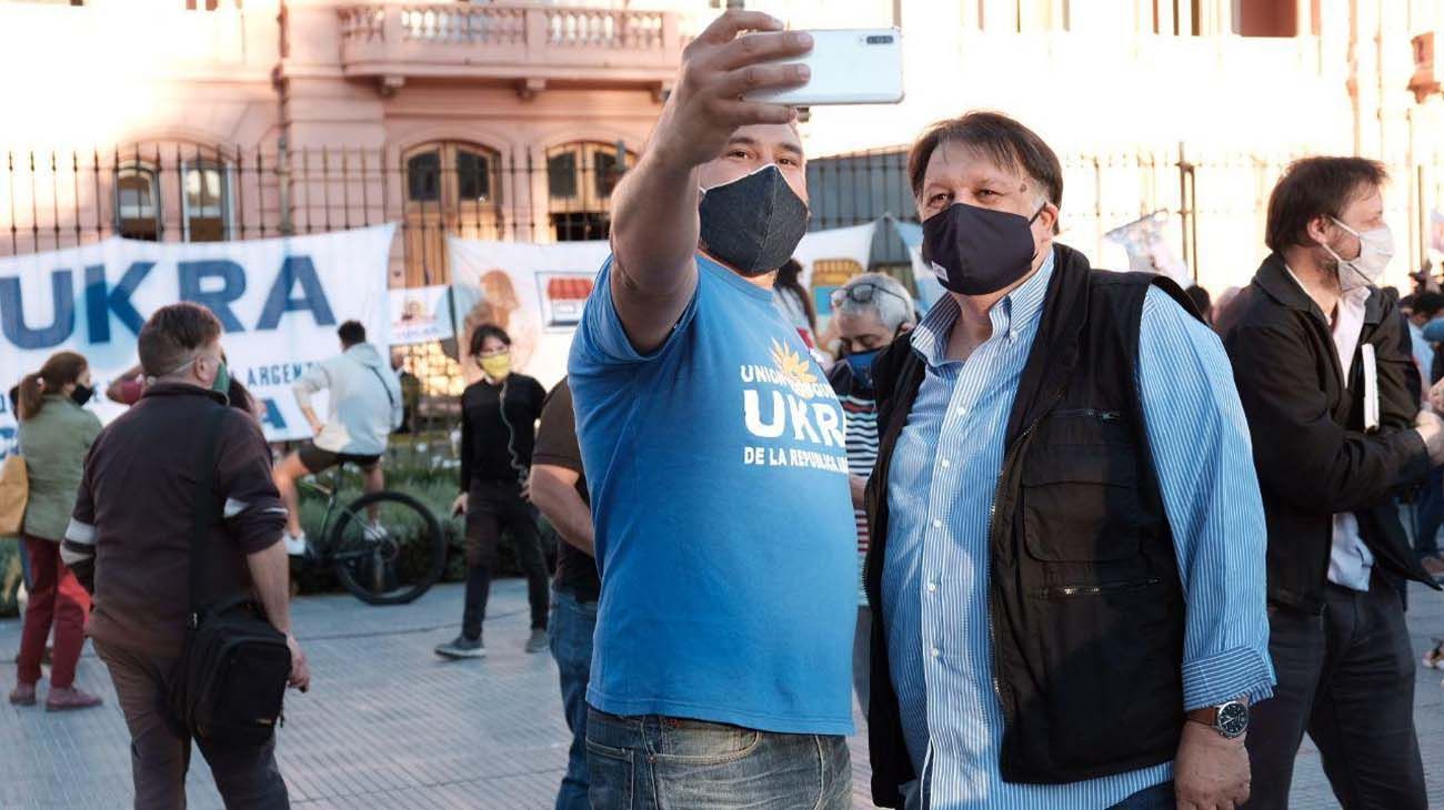 Caravana en Congreso homenaje a Néstor Kirchner.