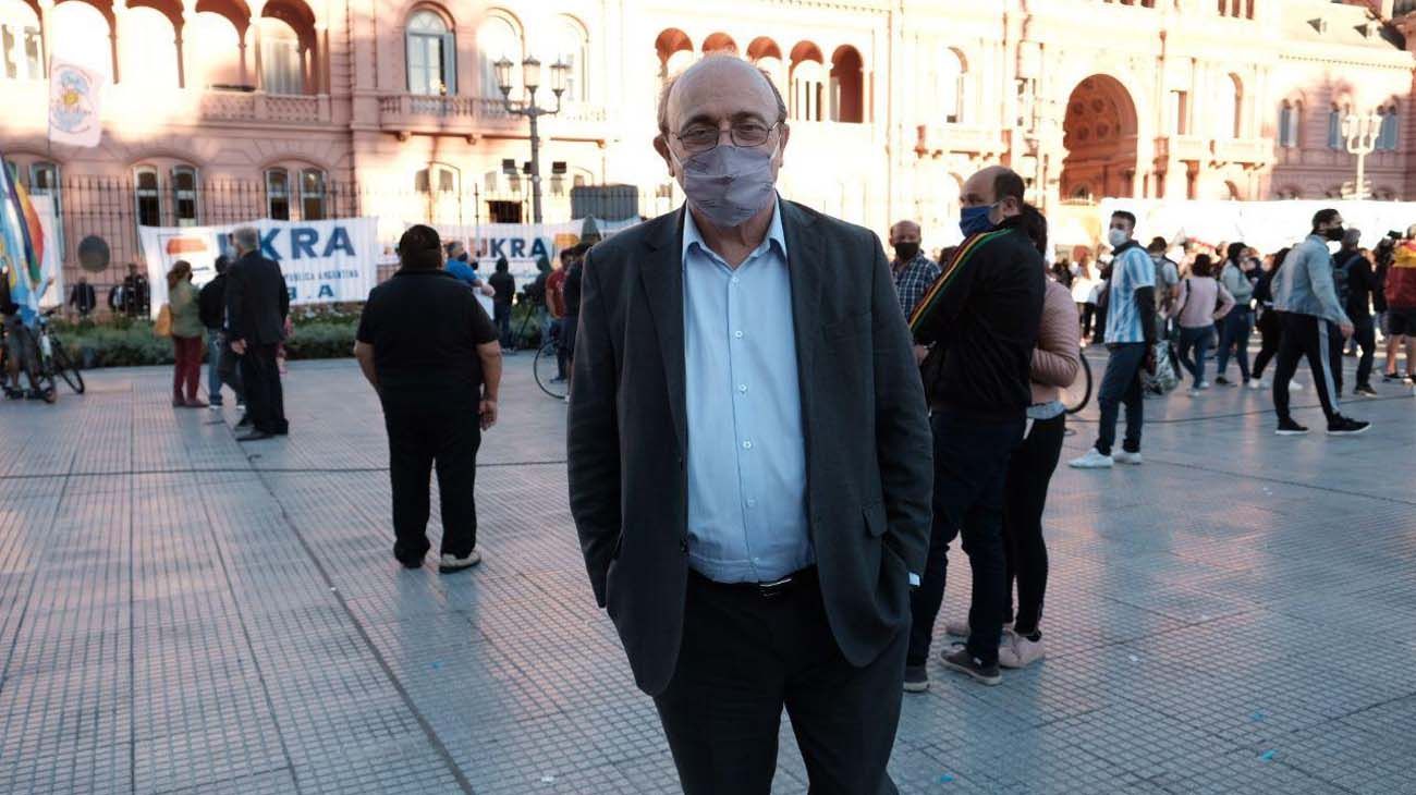 Caravana en Congreso homenaje a Néstor Kirchner.