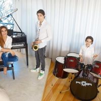 ZULEMITA MENEM, CANDIDATA, CON SUS HIJOS