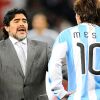 Diego Maradona le da indicaciones a Lionel Messi en el Mundial de Sudáfrica 2010. // Cedoc Perfil