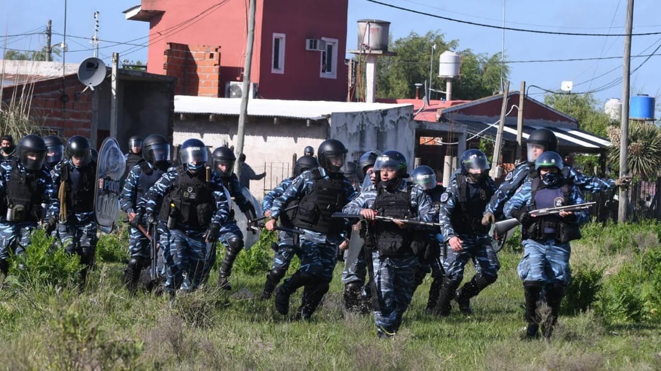Desalojo toma de tierra en Guernica