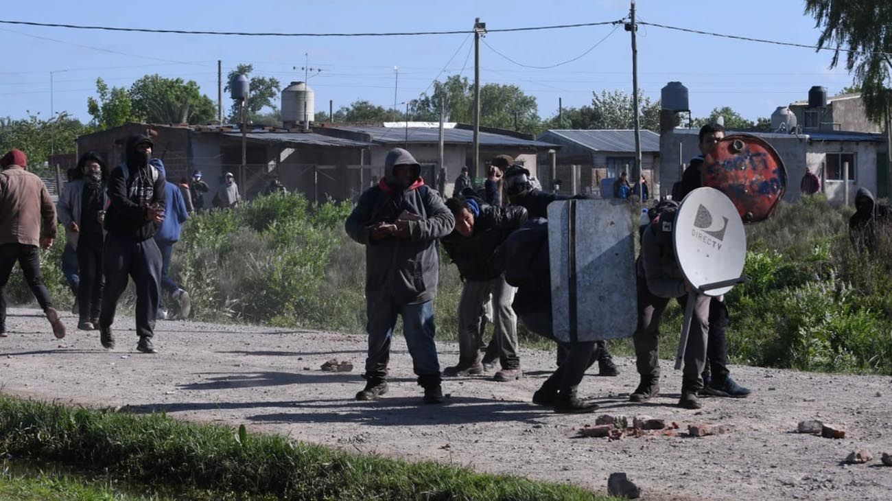 Desalojo toma de tierra en Guernica