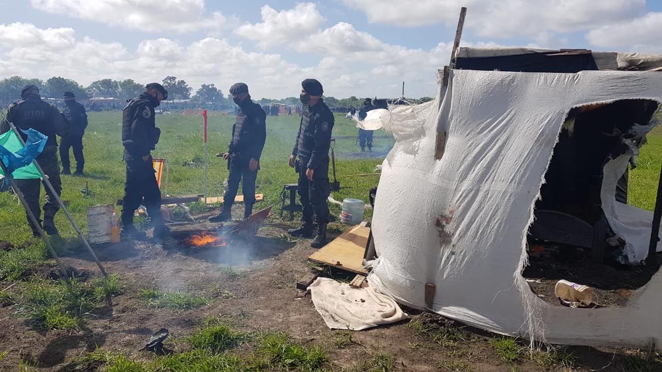 Desalojo toma de tierra en Guernica