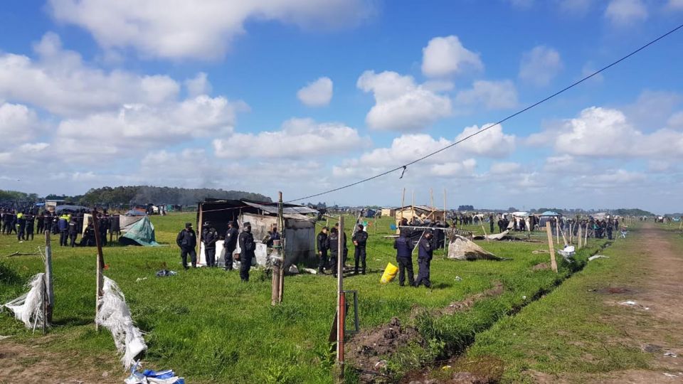Desalojo toma de tierra en Guernica