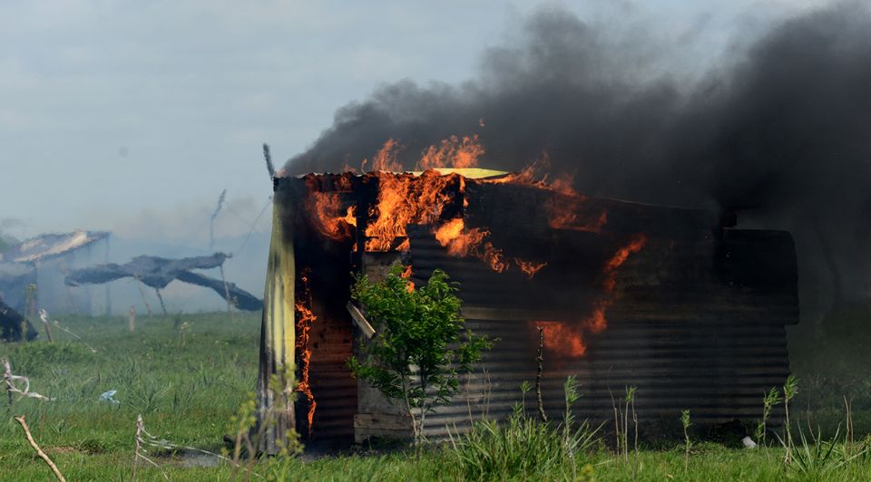 Operativo de desalojo en Guernica, Provincia de Buenos Aires. Fotos de Pablo Cuarterolo.