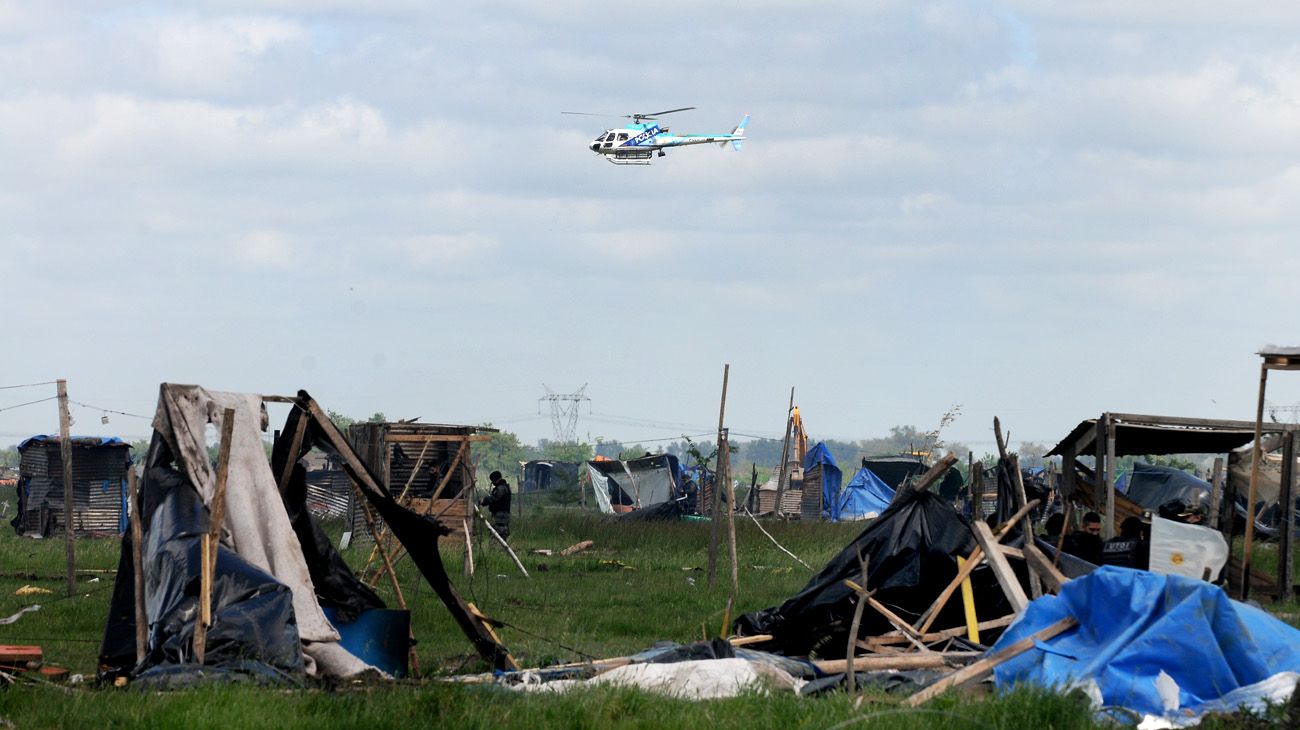 Operativo de desalojo en Guernica, Provincia de Buenos Aires.