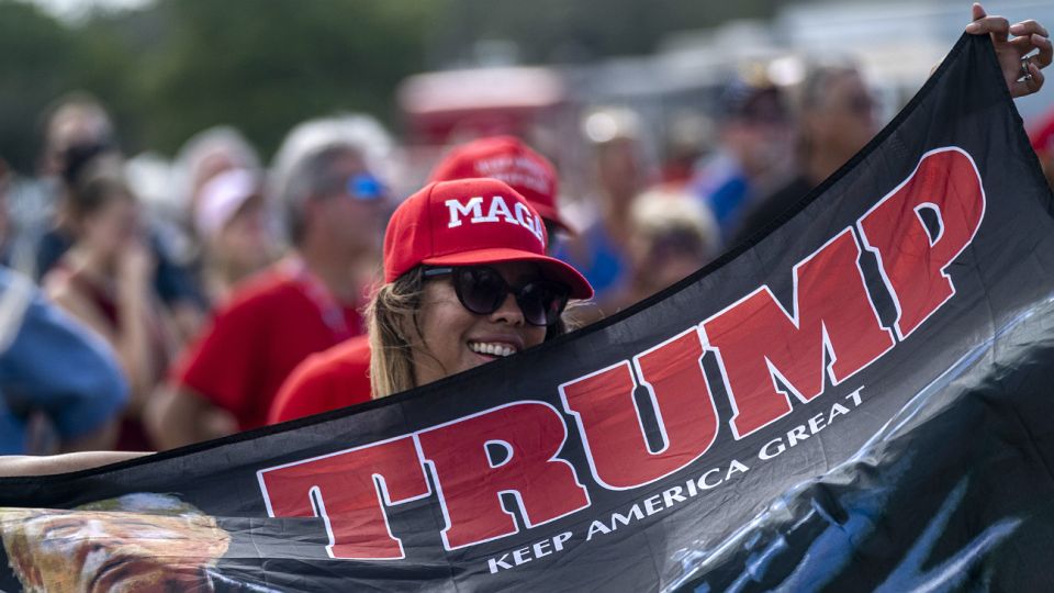 Donald Trump busca movilizar a su base electoral y suprimir el conteo de votos por correo en algunos estados. Si hay paridad, el escrutinio podría judicializarse.