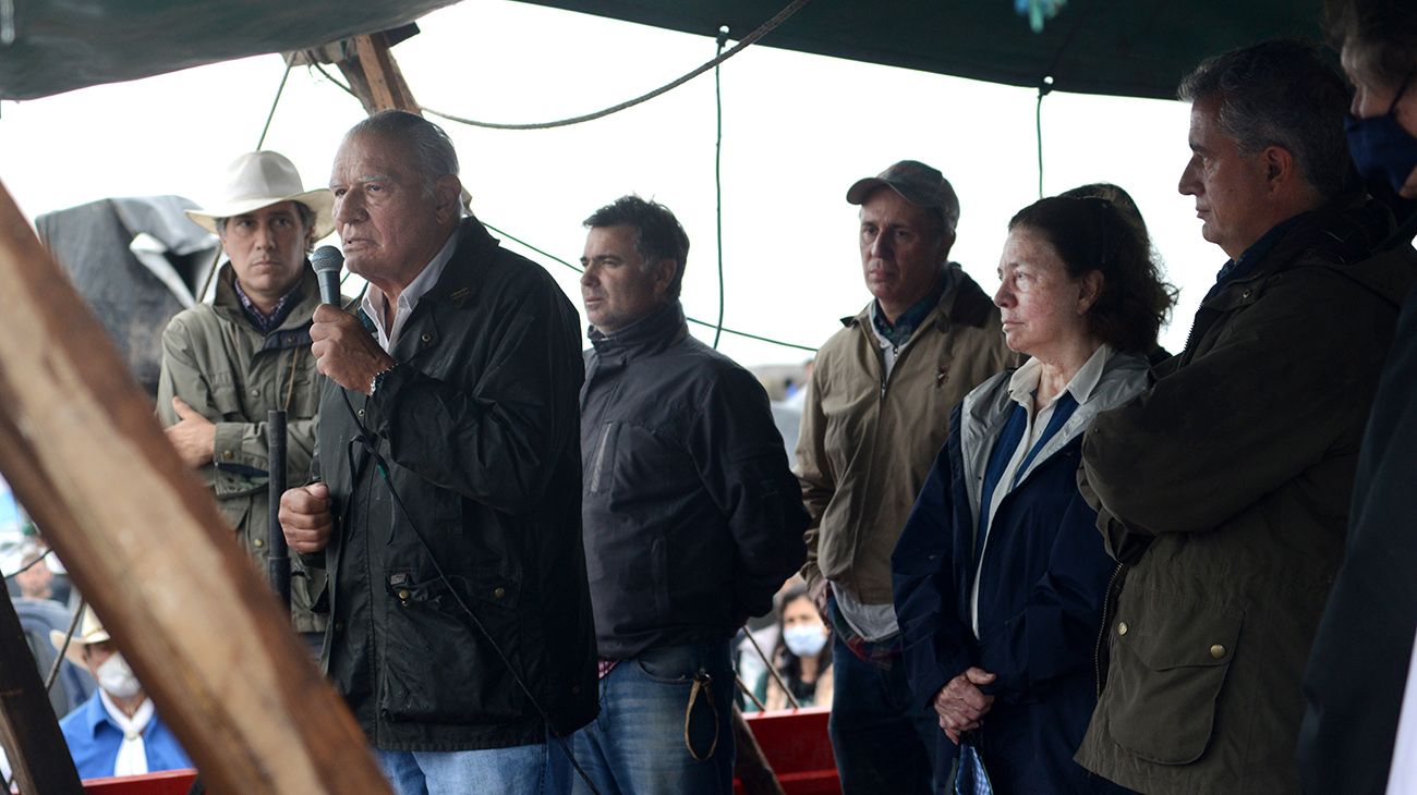 Cronología fotográfica del caso Etchevehere. 