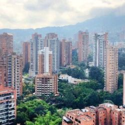 El Poblado es uno una comuna donde viven las clases más pudientes de la ciudad en la que sobresale el famoso Parque Lleras.