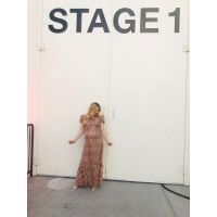 Los espectaculares looks de Emma Roberts en medio de su embarazo