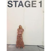 Los espectaculares looks de Emma Roberts en medio de su embarazo