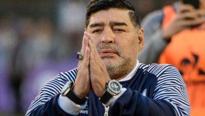 EL MÉDICO DE DIEGO MARADONA, LEOPOLDO LUQUE, DIJO QUE EL ASTRO SEGUIRÁ INTERNADO "UNOS DÍAS MÁS". / NOTICIAS ARGENTINAS.