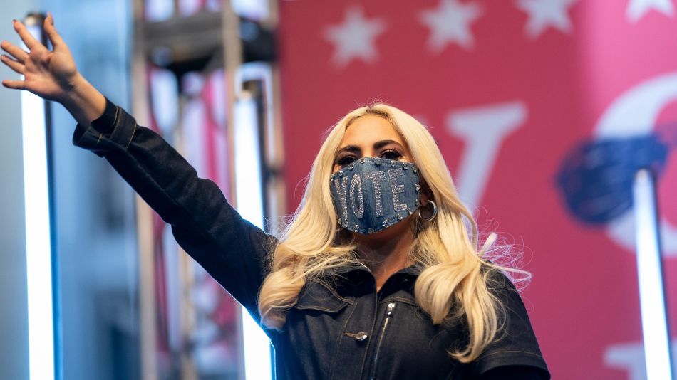 Lady Gaga utilizó la palabra Vote en todas sus prendas