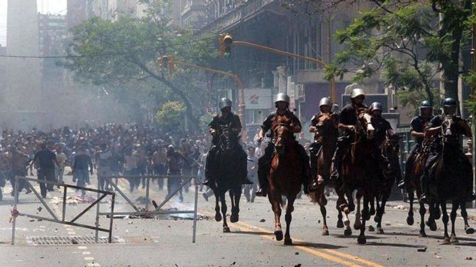 policías a caballo 20201106