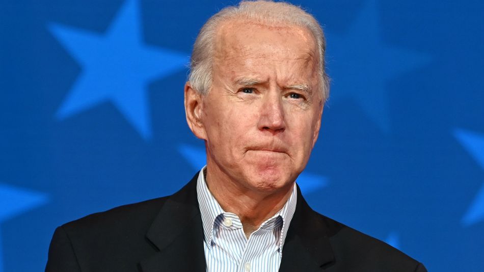 Labios apretados. Joe Biden aún no alcanza los 270 electores en el conteo oficial.