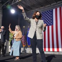 Quién es Kamala Harris, la primera vicepresidente electa en Estados Unidos