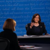 Quién es Kamala Harris, la primera vicepresidente electa en Estados Unidos