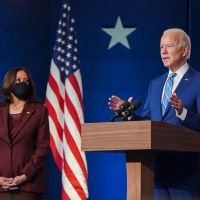 Quién es Kamala Harris, la primera vicepresidente electa en Estados Unidos