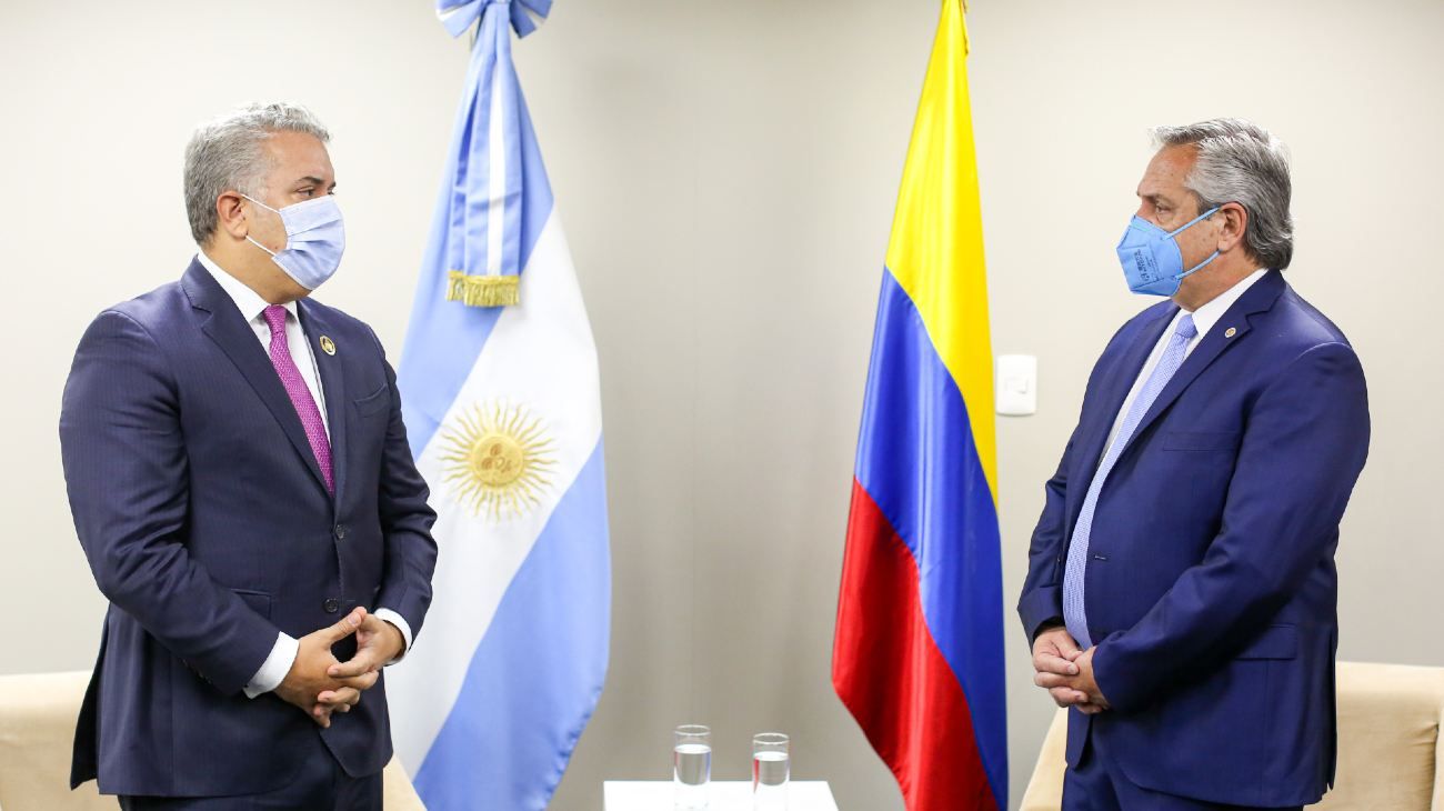 Alberto Fernández en la jura del presidente boliviano, de Luis Arce. 