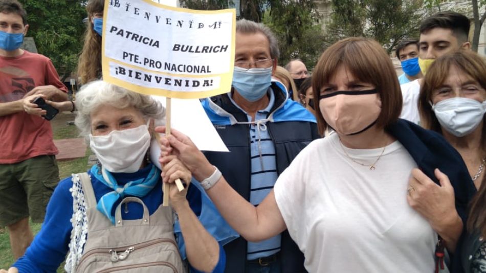 Patricia Bullrich fue aclamada por la gente en Córdoba
