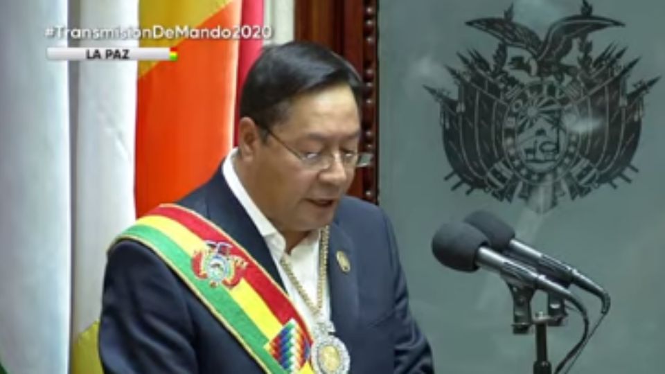 El presidente Luis Arce habla en su discurso ante la Asamblea Boliviana.
