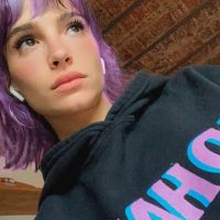 ¡El azul ya fue! El nuevo radical cambio de look de Brenda Asnicar