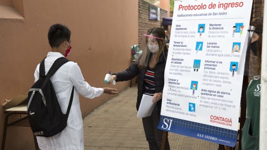 En todos los casos la asistencia es optativa y la escuela proveerá los elementos de higiene y cuidado personal (alcohol en gel, líquido y repelente).