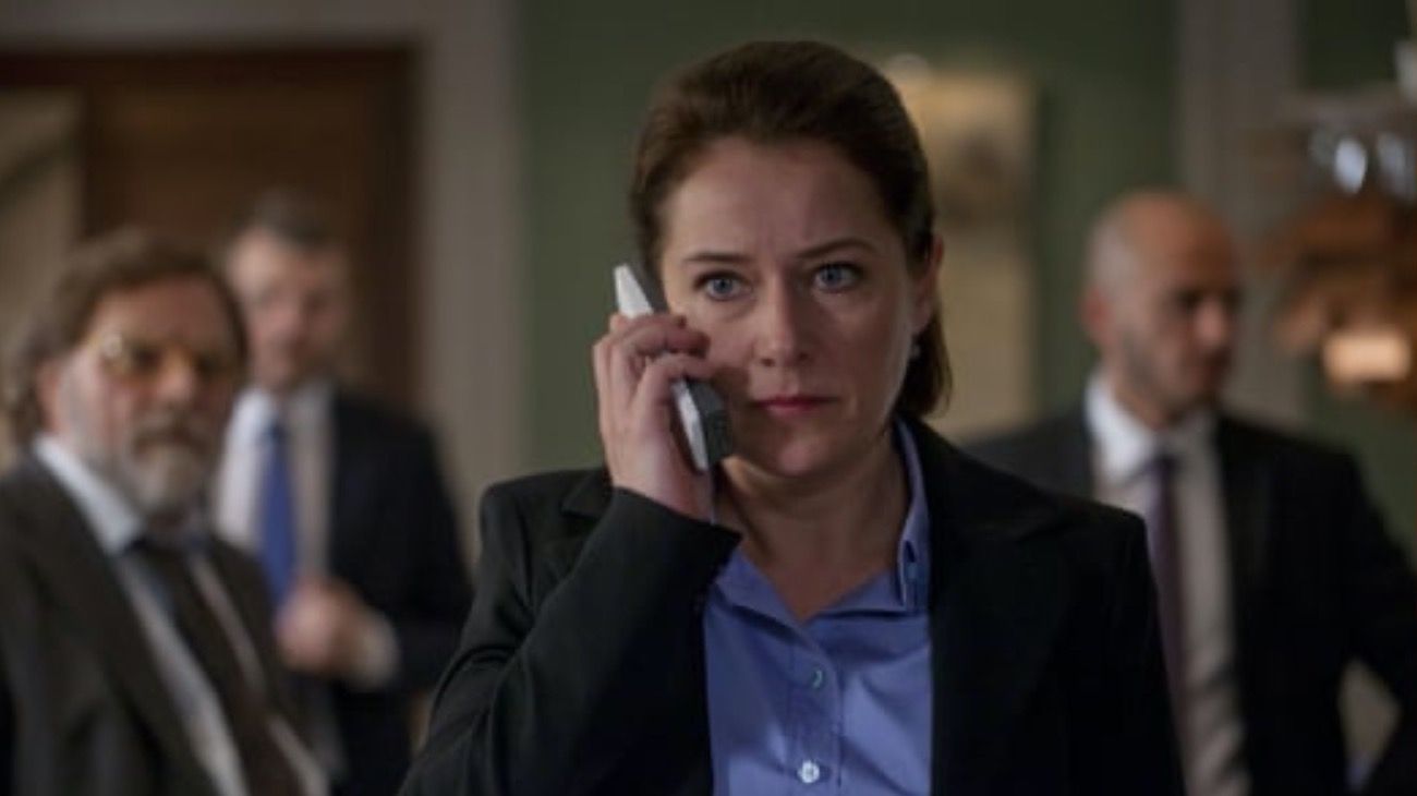 Sidse Babett Knudsen,la magnética y estratega primera ministra danesa de la serie "Borgen".