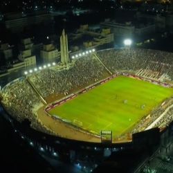 Así se ve el estadio de Huracán desde un dron.