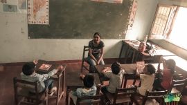 La Asociación Civil Monte Adentro trabaja para evitar la deserción escolar en esta zona de difícil acceso.