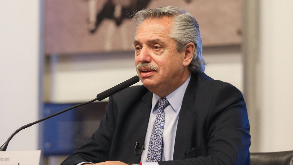 Alberto Fernández acusó a Vidal y Macri de no ejecutar obras para prevenir inundaciones.