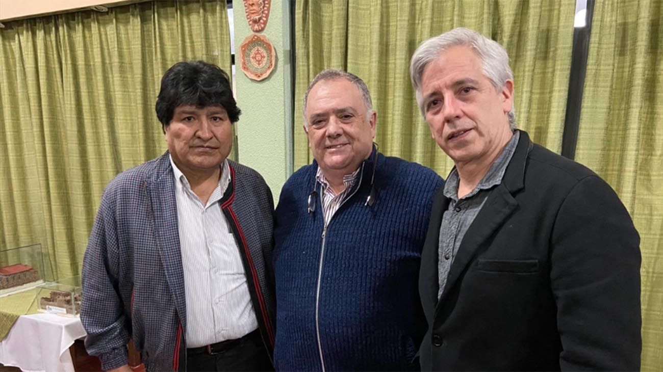  violando el distanciamiento sin barbijo