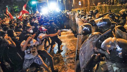 Violencia. La policía reprimió. Fueron reportados once heridos, uno de ellos de gravedad. Críticas de Human Rights Watch.