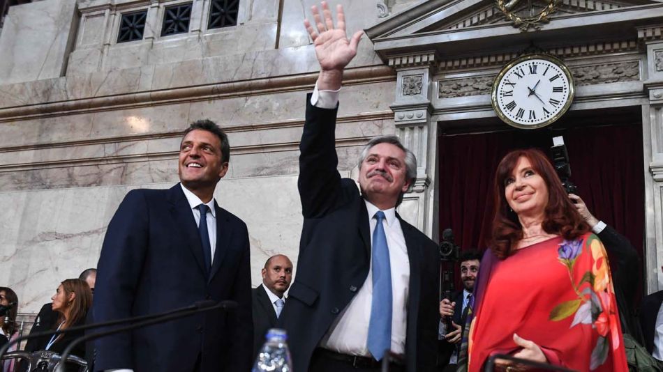 Trípode: los dos Fernández y Massa en el Congreso.