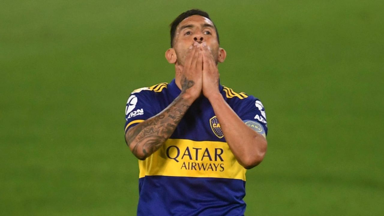 Tevez se defendió de las críticas por el planchazo a Pochettino: 