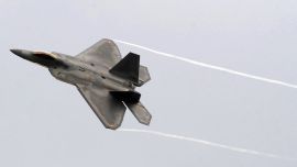 El denominado Equipo de Demostración F-22 Raptor se encarga de mostrar las capacidades de la aeronave a través de diferentes maniobras y exhibiciones aéreas.