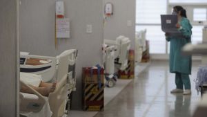 Por primera vez, la semana 45 muestra un descenso de personas ingresadas en camas de alta complejidad.