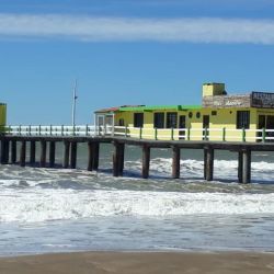 Abre el muelle de Pinamar. En qué condiciones está para pescar.