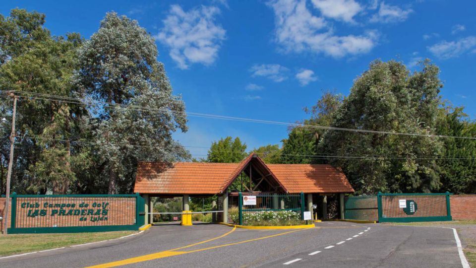 Las Praderas Club de Campos Golf, ubicado en la ruta 192 y Juan de Dios Filiberto, partido de Luján.