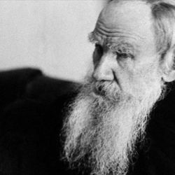 El escritor ruso León Tolstoi