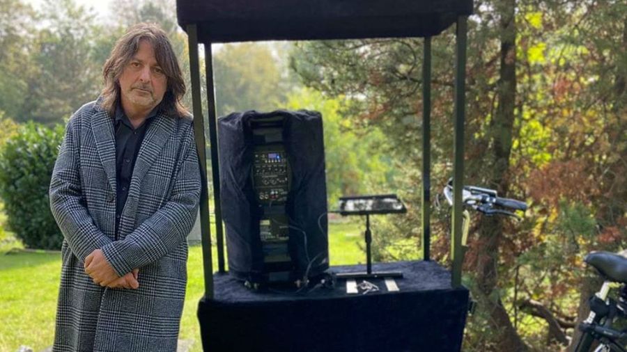El dj alemán que musicaliza funerales 