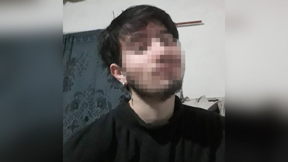 El joven de 16 años fue detenido por atacar a su novia.