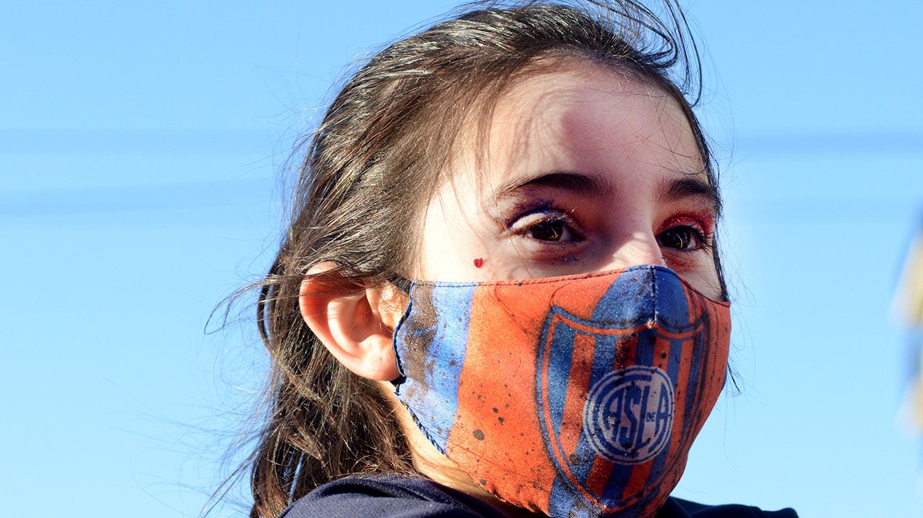 Cánticos. Marcha de hinchas de San Lorenzo. Fotos de Pablo Cuarterolo.