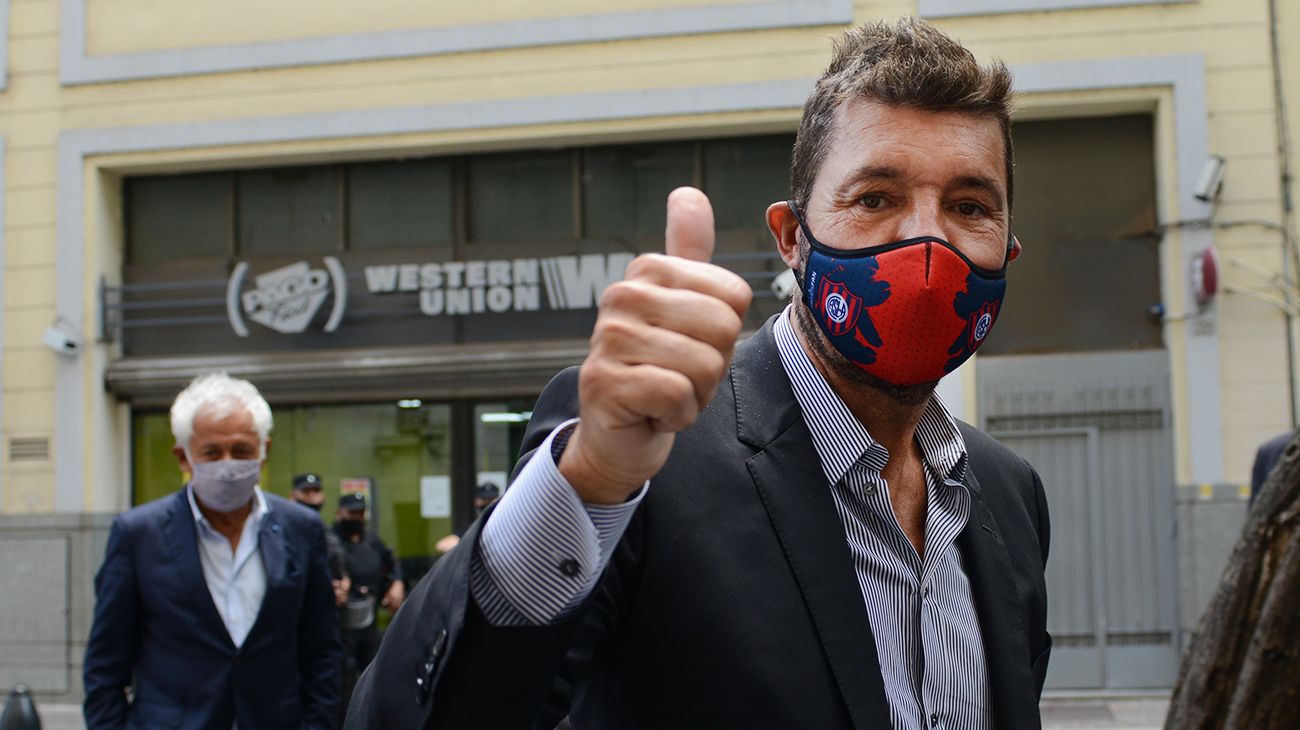 Cánticos. Marcha de hinchas de San Lorenzo. Fotos de Pablo Cuarterolo.